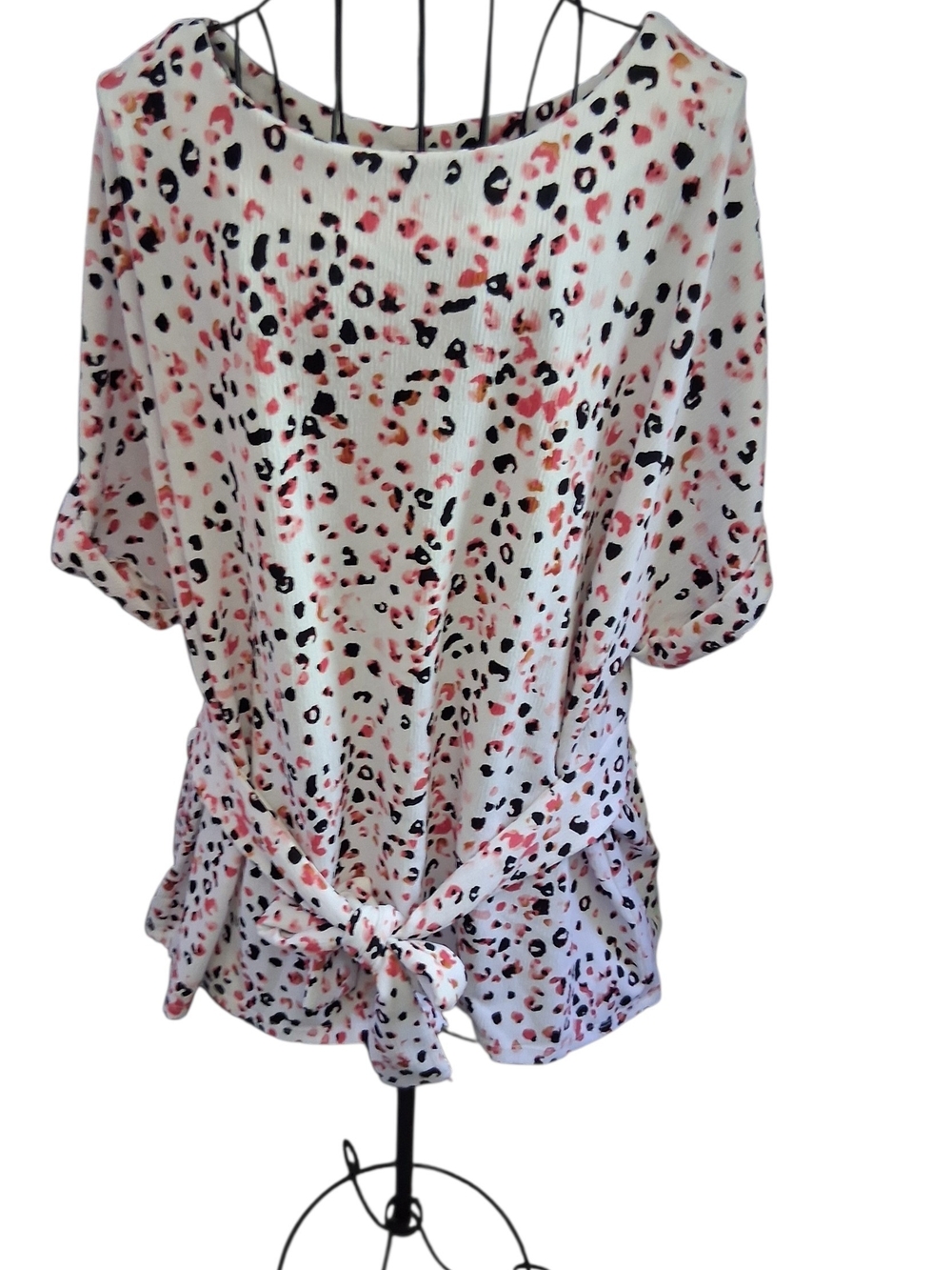 Daba Buchman Women’s White Leopard Print Tie-Hem Blouse